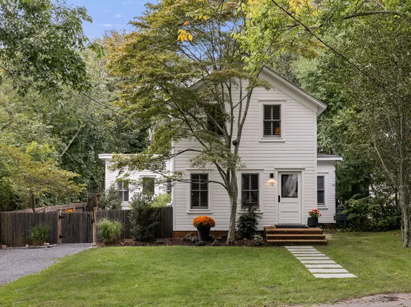 19 Grand St, Sag Harbor, NY 11963
