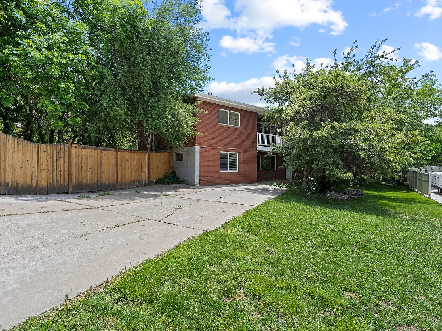 2 bed, 1000 sqft, $1,500 — Photo 2