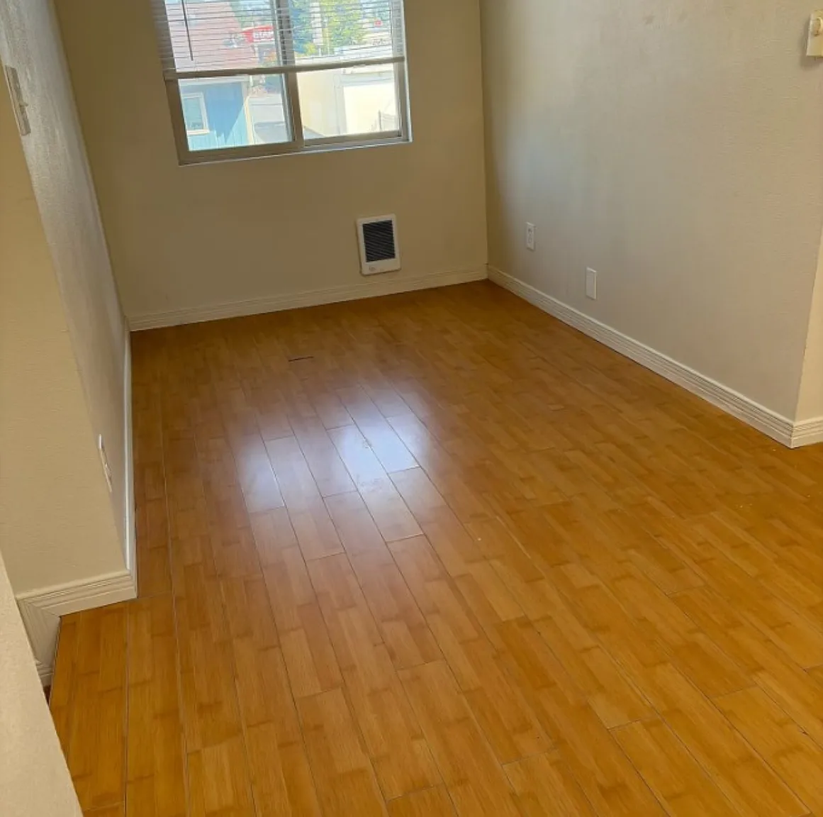 2 bed, 1.5 bath, 950 sqft, $1,750 — Photo 2