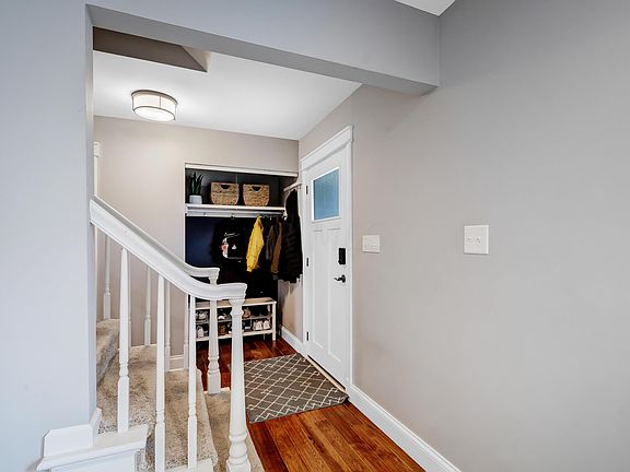 3rd image of 107 Belpre Pl W