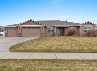 821 Autumn Crest Dr, Wenatchee, WA 98801
