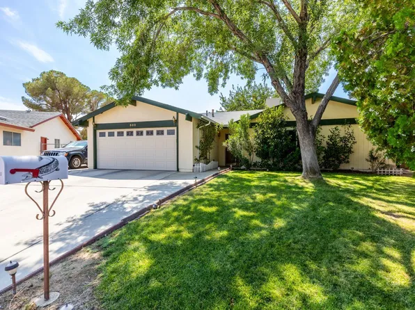 300 Mari Ct, Ridgecrest, CA 93555