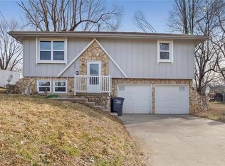 709 N Bradley Ave, Harrisonville, MO 64701
