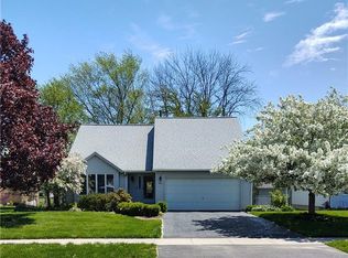 807 Bram Hall Dr, Rochester, NY 14626