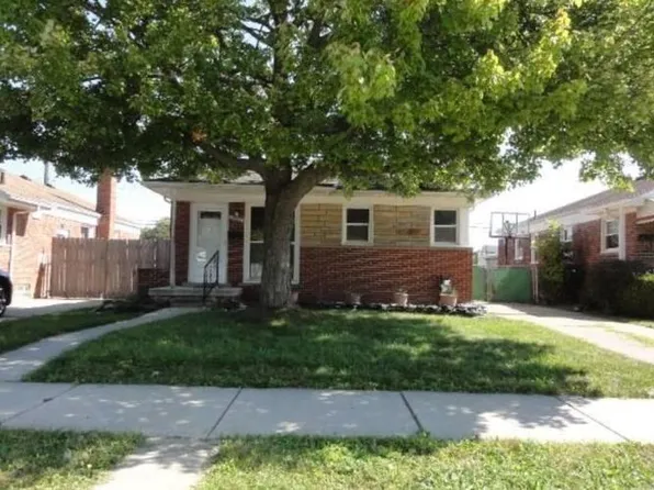 29906 Taylor St, Saint Clair Shores, MI 48082