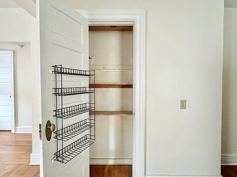 1228 Union St #3 — Photo 8