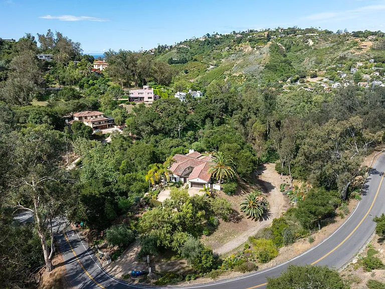 655 Coyote Rd — Photo 30