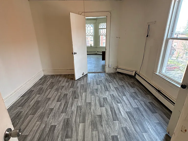 27 Mortson St #3E — Photo 9