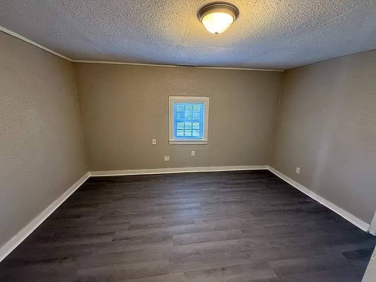 2673 Midland Ave — Photo 9