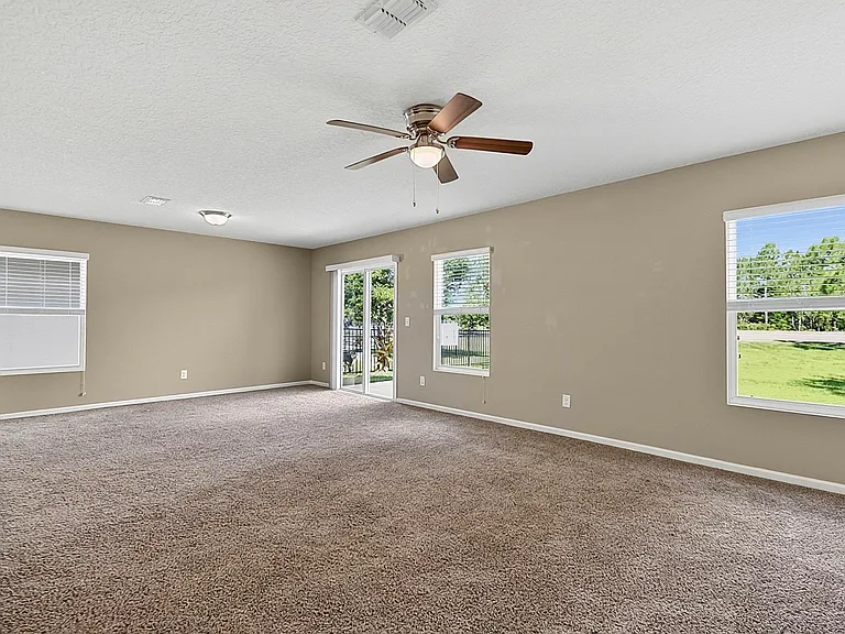 137 Fairway Ct — Photo 32