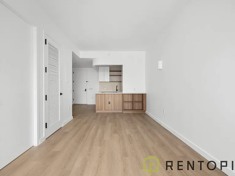 1051 Pacific St #706 — Photo 2