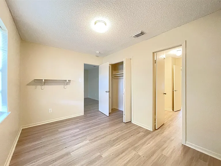 902 N Meadows Dr — Photo 16