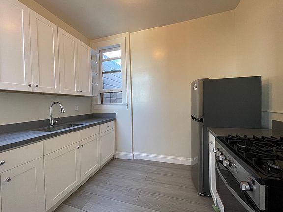 5th image of 1429 Leavenworth St APT 305