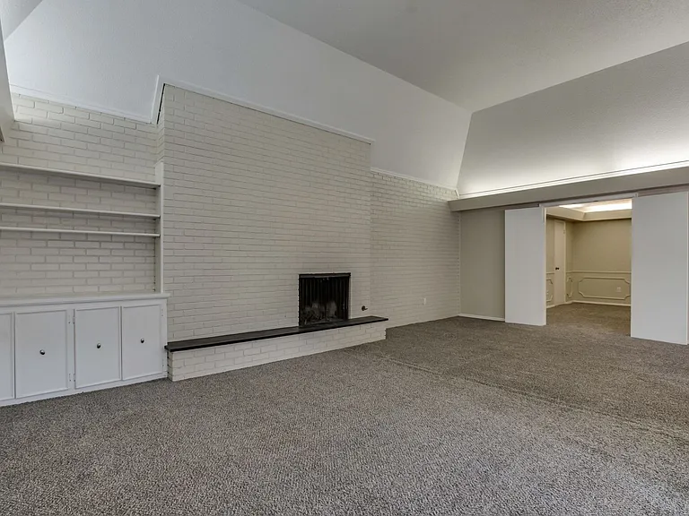 2518 NW 62nd St — Photo 10