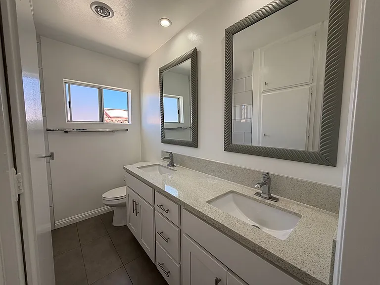 1916 Harriman Ln — Photo 16