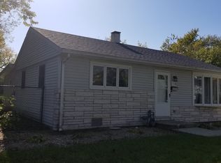 2920 Cardinal Dr, Rolling Meadows, IL 60008