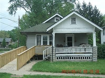 4th image of 221 Irving Ave
