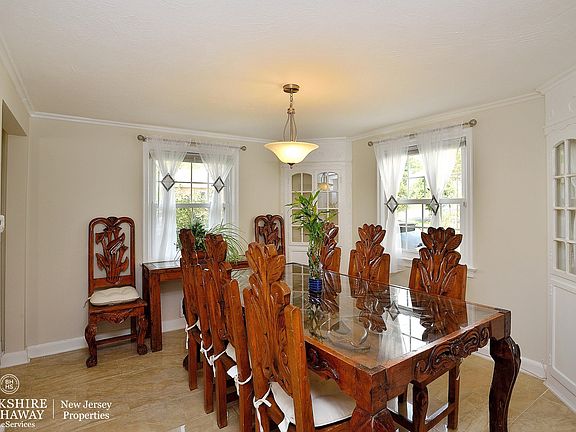 5th image of 13 Glenview Dr