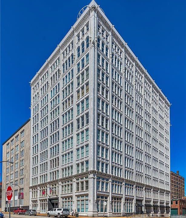2nd image of 1501 Locust 401