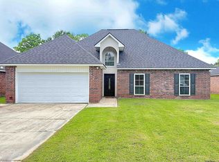 23531 Southpoint Dr, Denham Springs, LA 70726