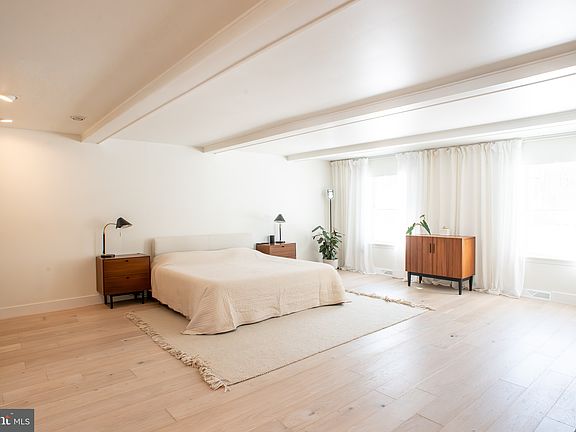 5th image of 5 Birch Knoll Rd