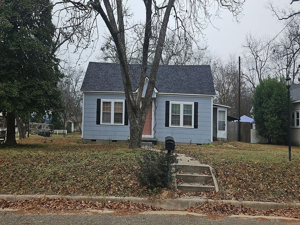 1st image of 616 W Scott St