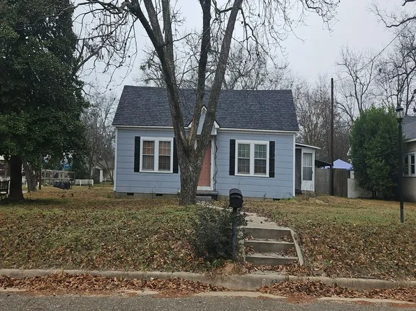 616 W Scott St, Gilmer, TX 75644