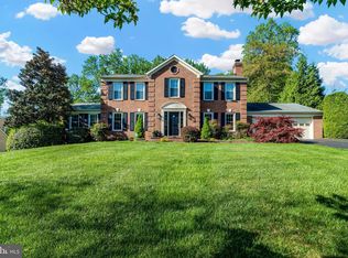 11613 Holly Briar Ln, Great Falls, VA