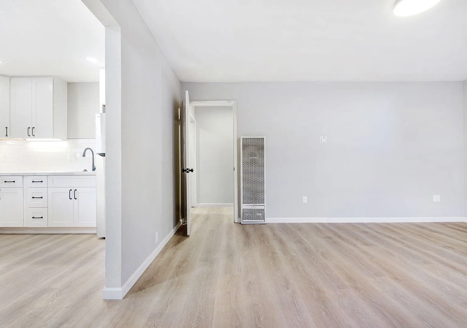 828 D St — Photo 2
