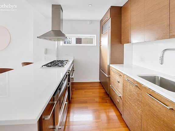 3rd image of 39 E 29th St APT 30A