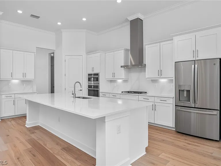18837 Wildblue Blvd — Photo 11