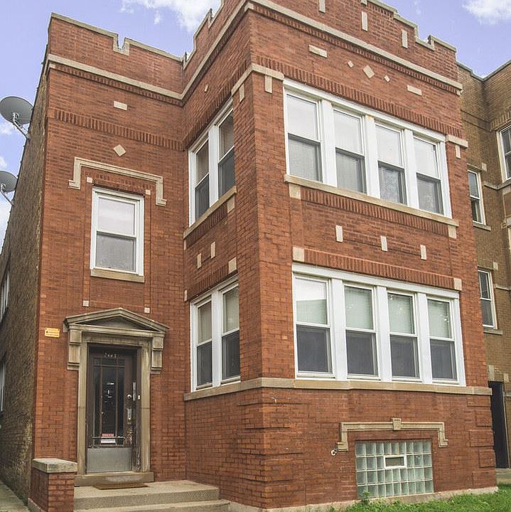 1st image of 2443 W Foster Ave