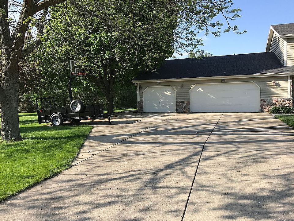 2nd image of N71W27022 Meadow Wood Ln