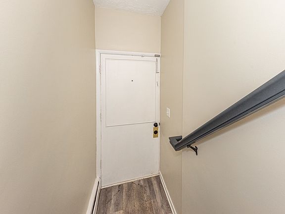 4th image of 807 Lawrence St #2
