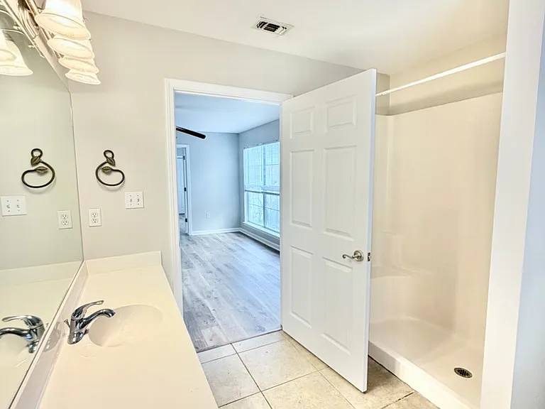 81 Lake Front Dr — Photo 17
