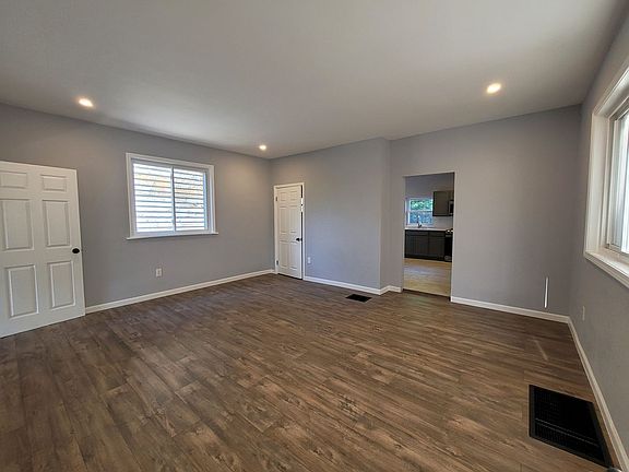 5th image of 234 Bigham St Floor 1