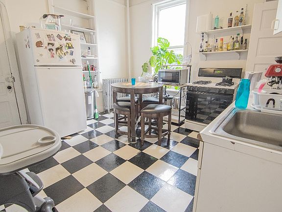 5th image of 2025 N Sedgwick St #2