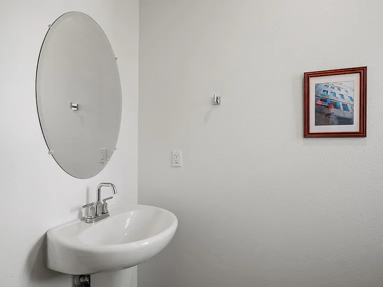 1586 Waterside Ln — Photo 19