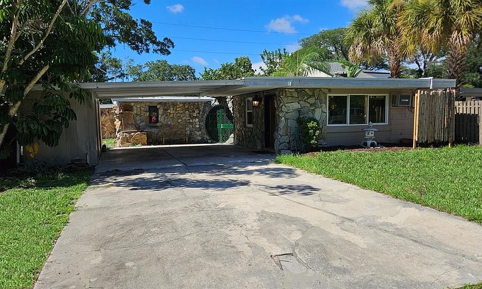 1st image of 10951 61st Ave