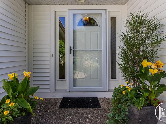 2nd image of 13702 Forest Park Dr