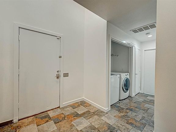 4th image of 6932 Yellowstone Way Dr