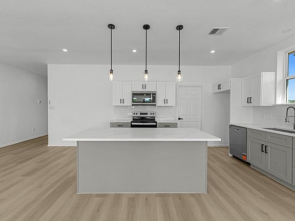 2nd image of 6181 Road 5503