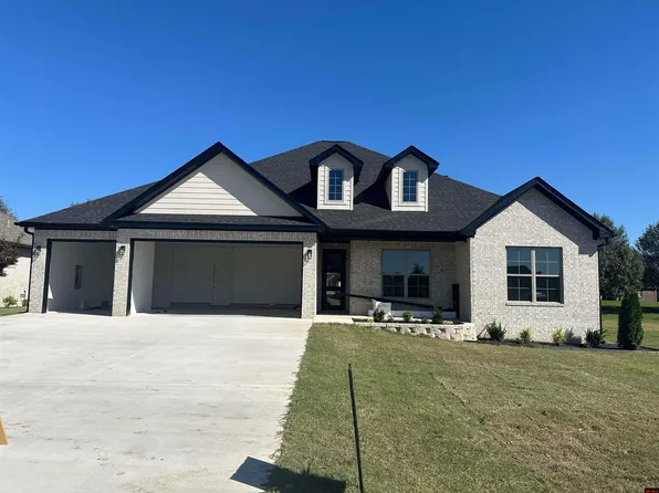 77 Olympic Dr, Mountain Home, AR 72653