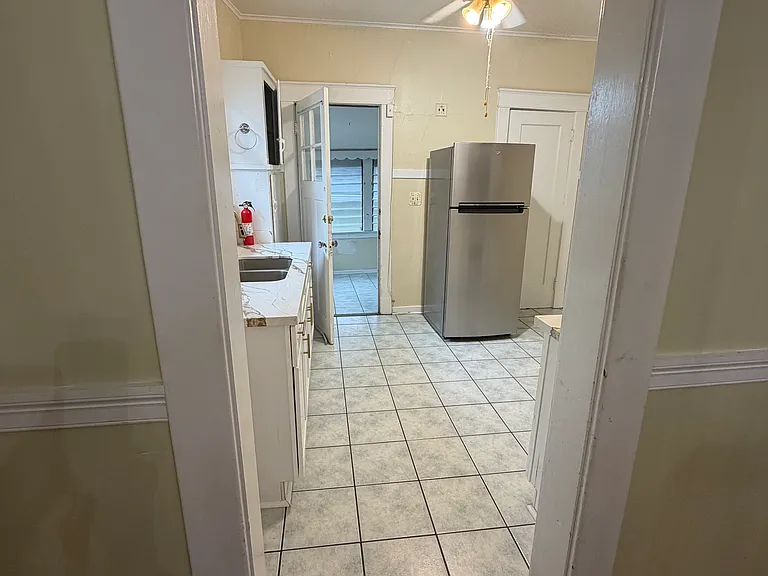 4316-4318 Fontainebleau Dr — Photo 6