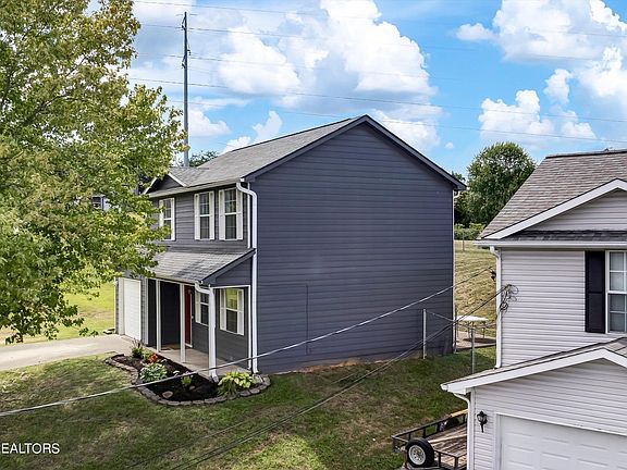 2nd image of 2359 Wadsworth Dr