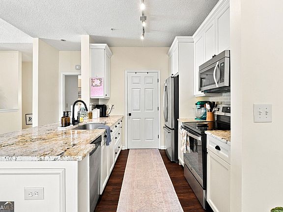 5th image of 509 Vinings Forest Ct SE