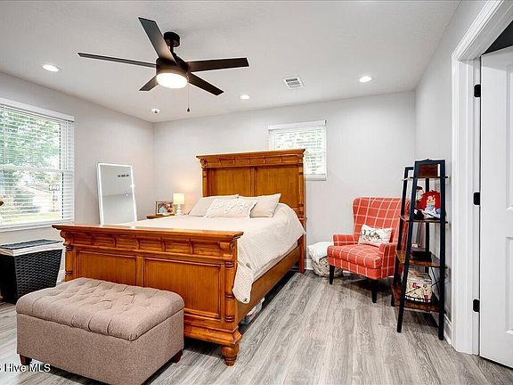 5th image of 4121 Langley Street