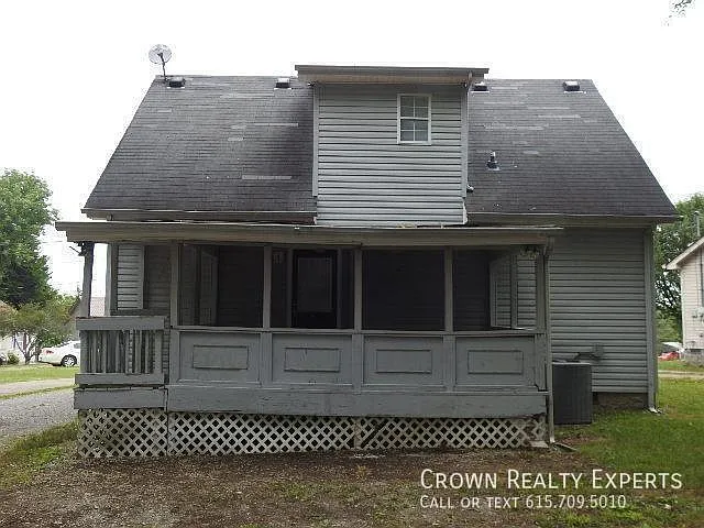 805 Albin Ct — Photo 4
