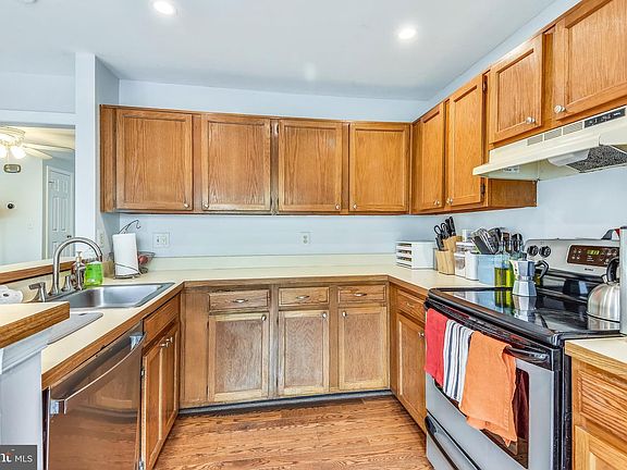 4th image of 11567 Hill Meade Ln