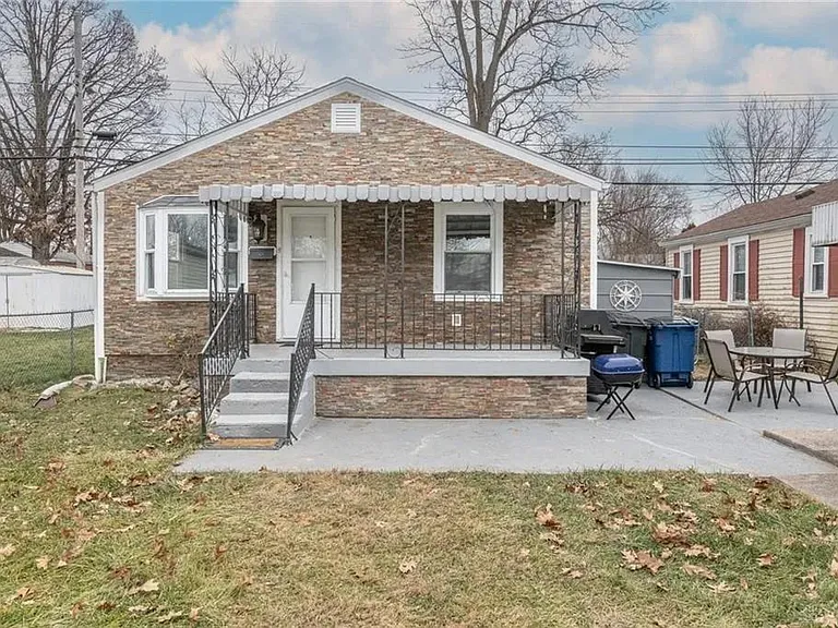 2832 Ferncliff Ave — Photo 1